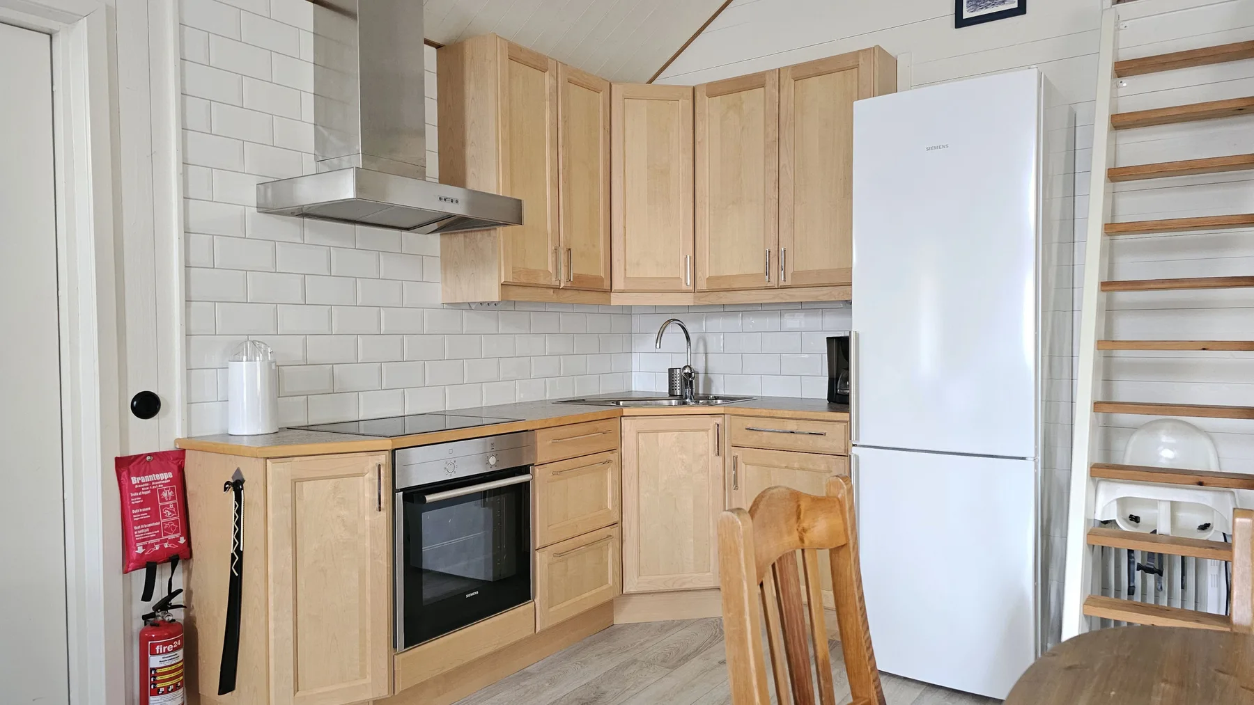 Two cozy cottages, 400 m to the sea | SE09118