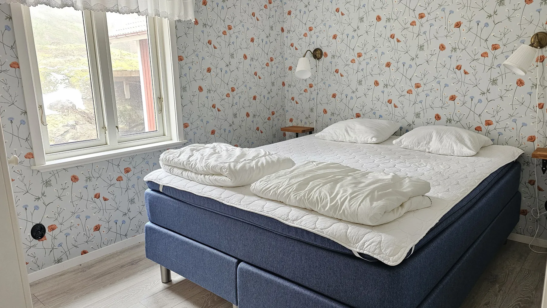 Two cozy cottages, 400 m to the sea | SE09118