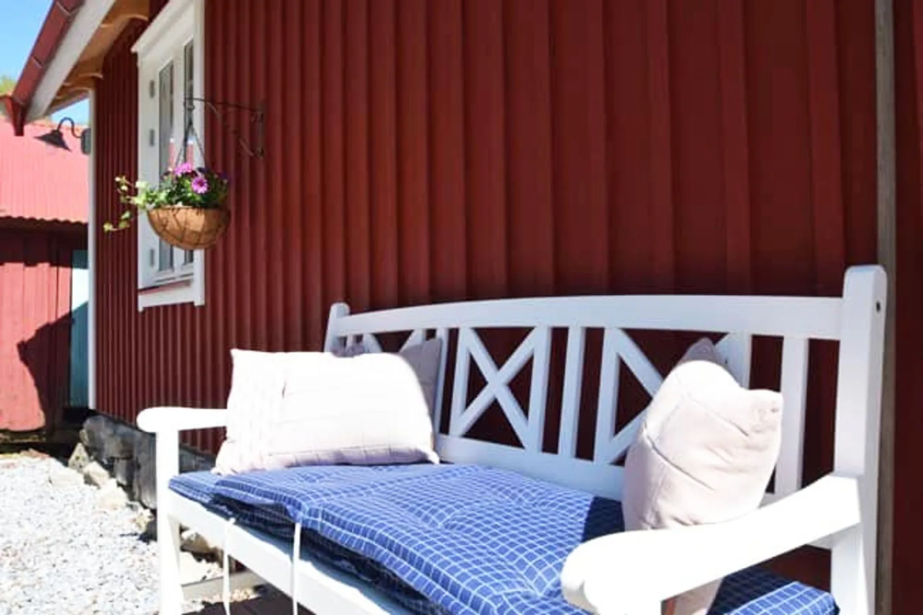 Two cozy cottages, 400 m to the sea | SE09118