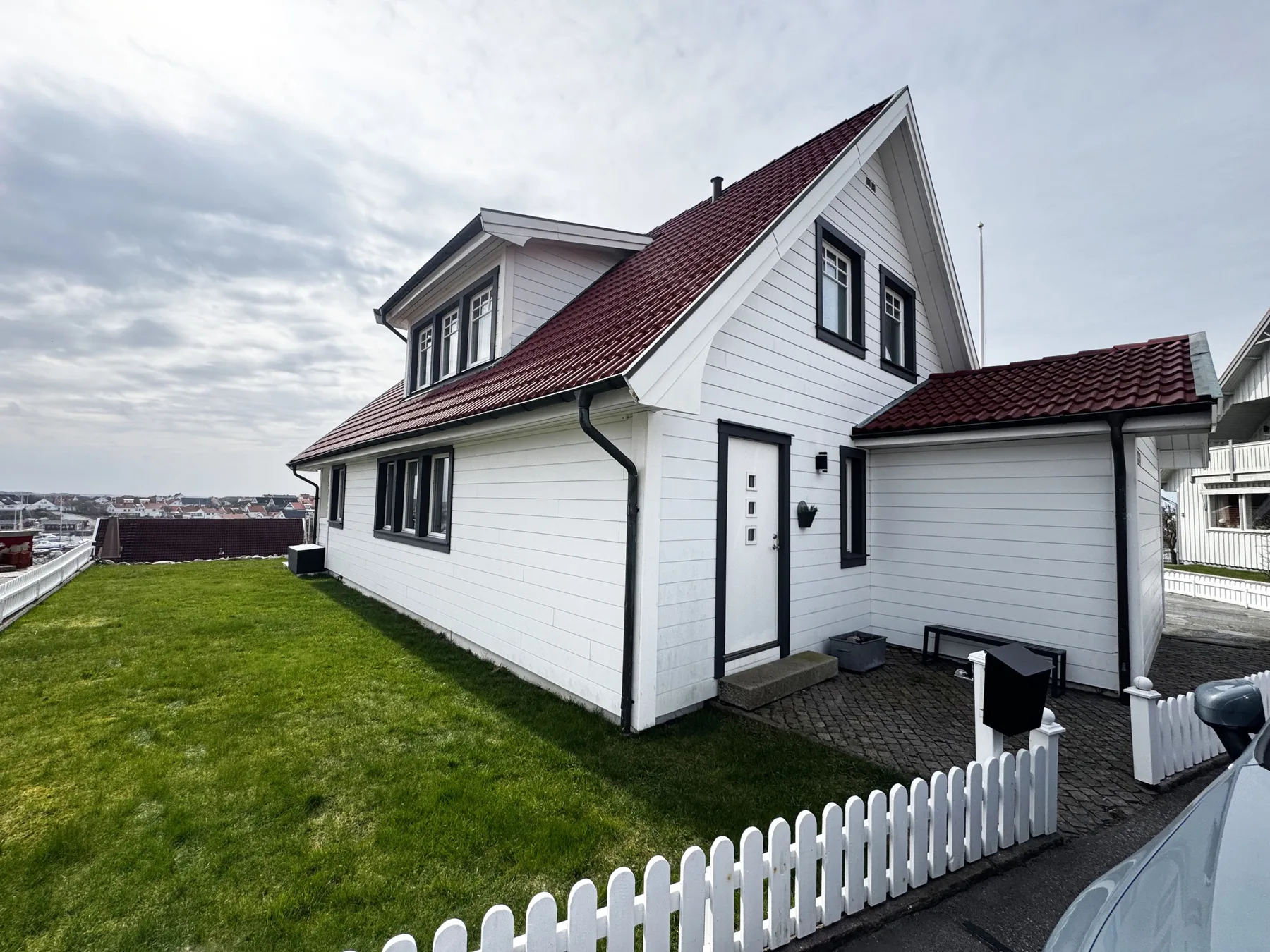Holiday home in beautiful Kungshamn – perfect for two families | SE09079
