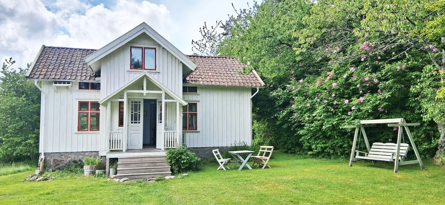 Charming house with kayaks, 300m from the sea on Orust | SE09139