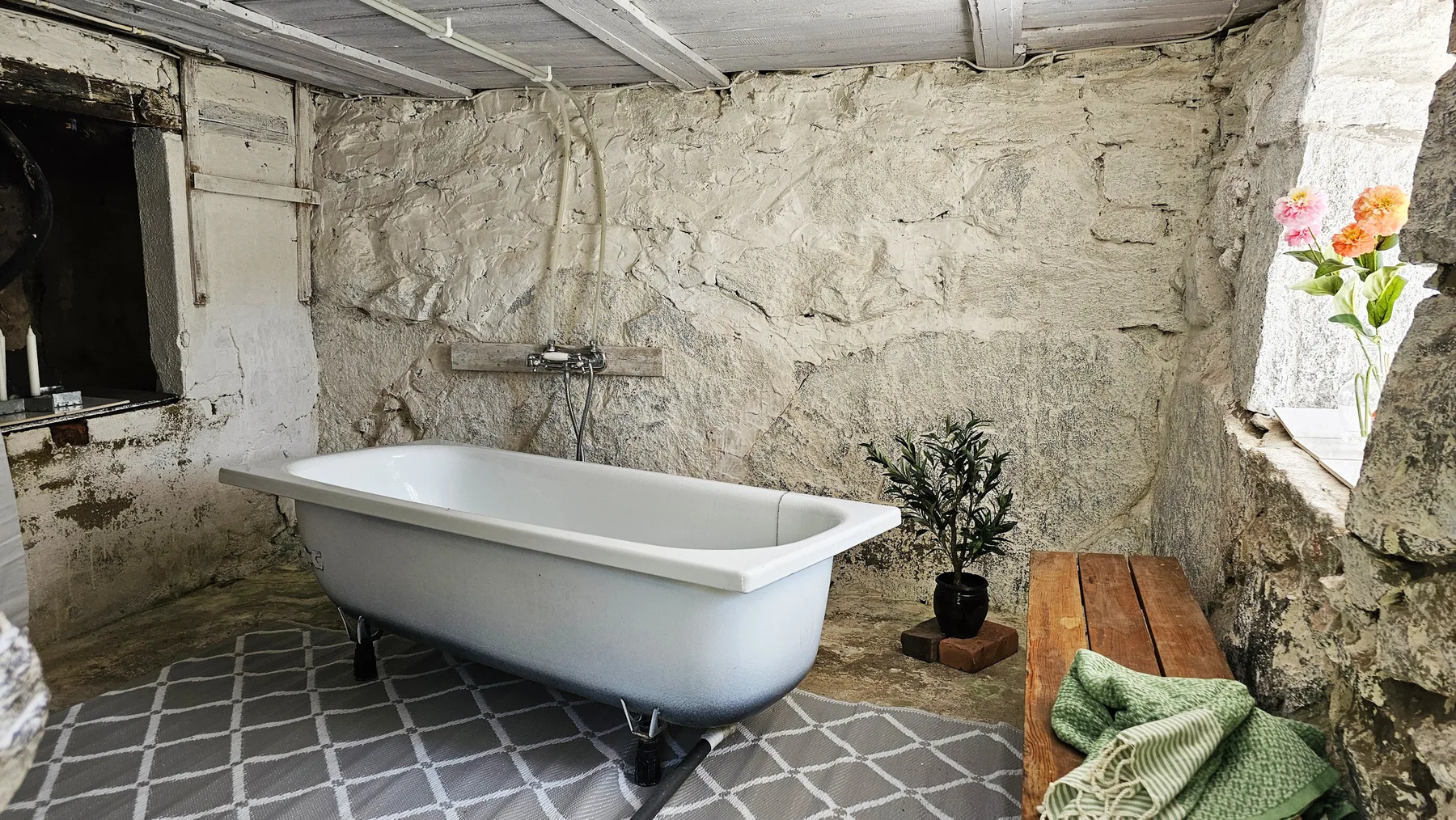 Charming house with kayaks, 300m from the sea on Orust | SE09139