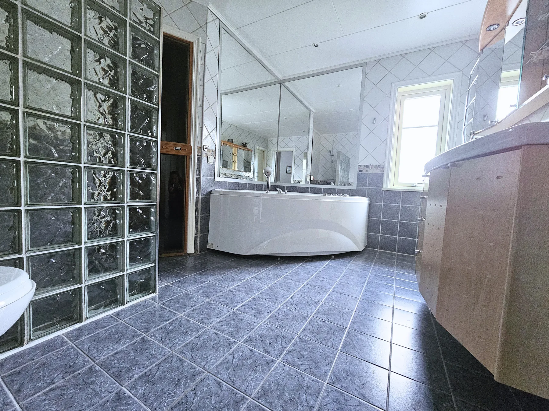 Villa with beautiful view and sauna in Henån | SE09106