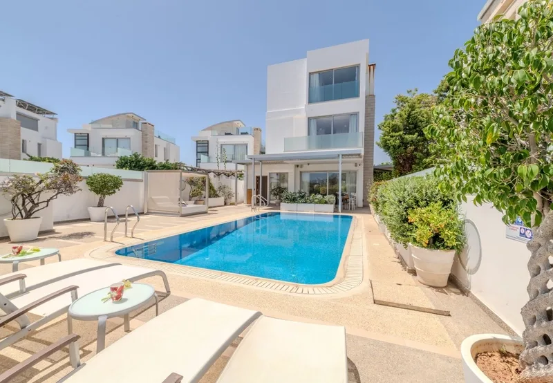 Villa Lombardi #9