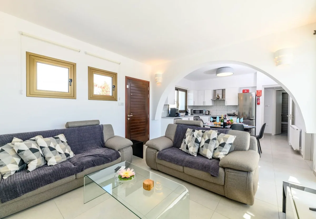 Kymma Seaview #24