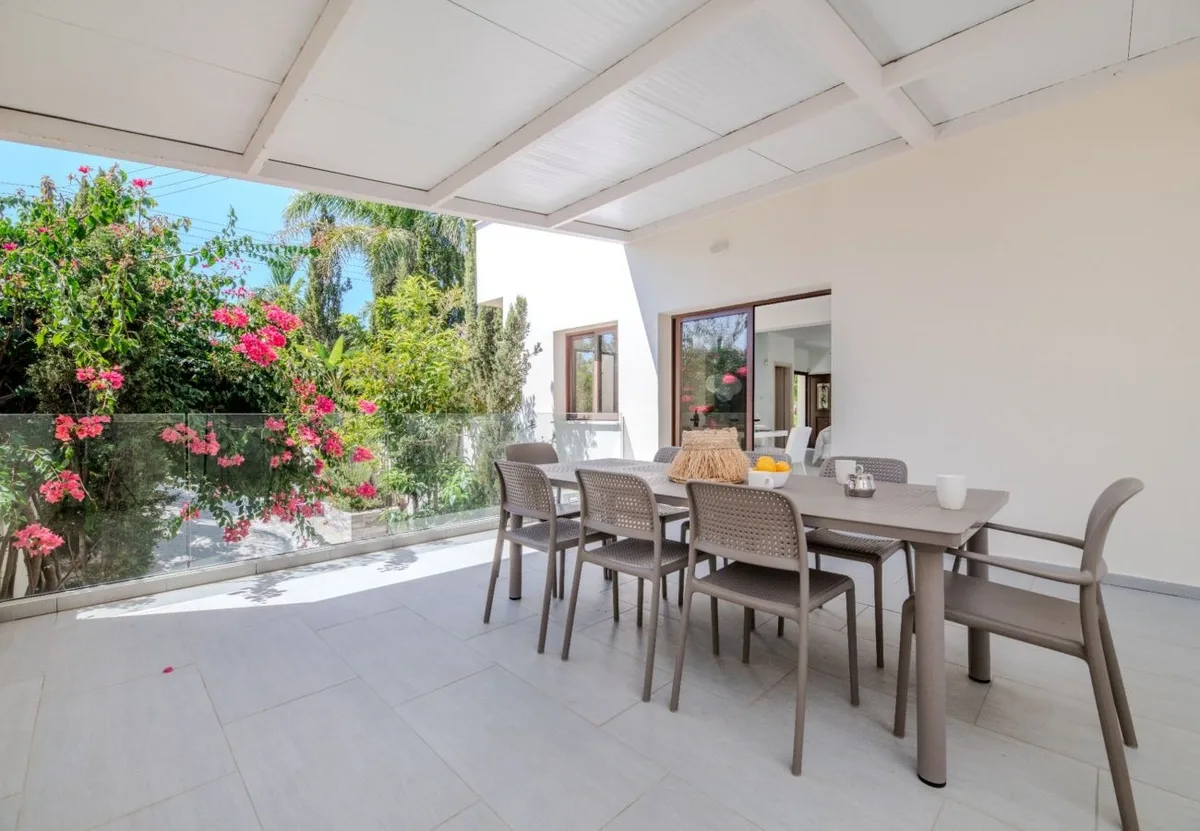 Villa Konnosa