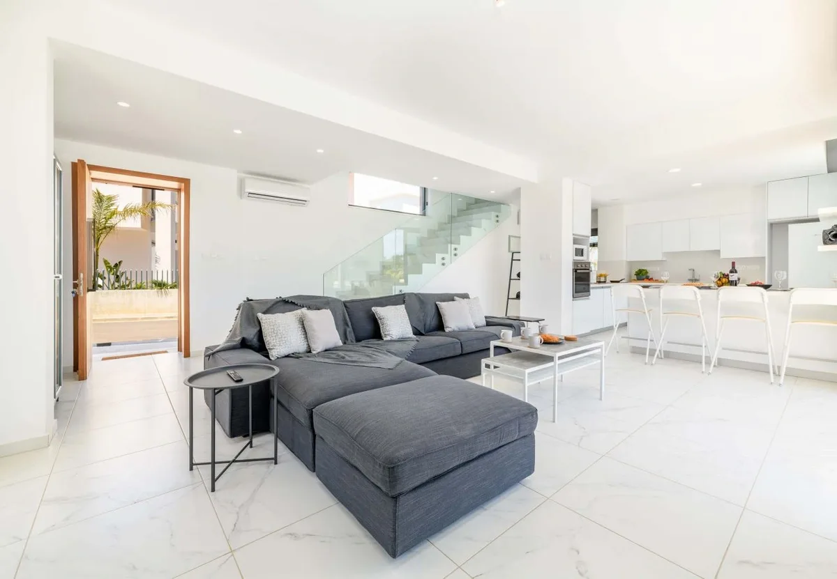 By The Beach - Royal Sapphire Villa