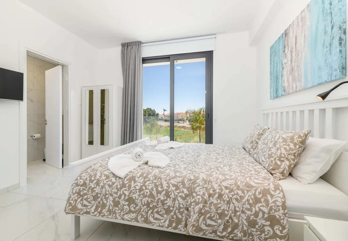 By The Beach - Royal Sapphire Villa