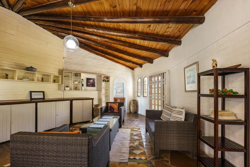 Family Friendly Beach Road House