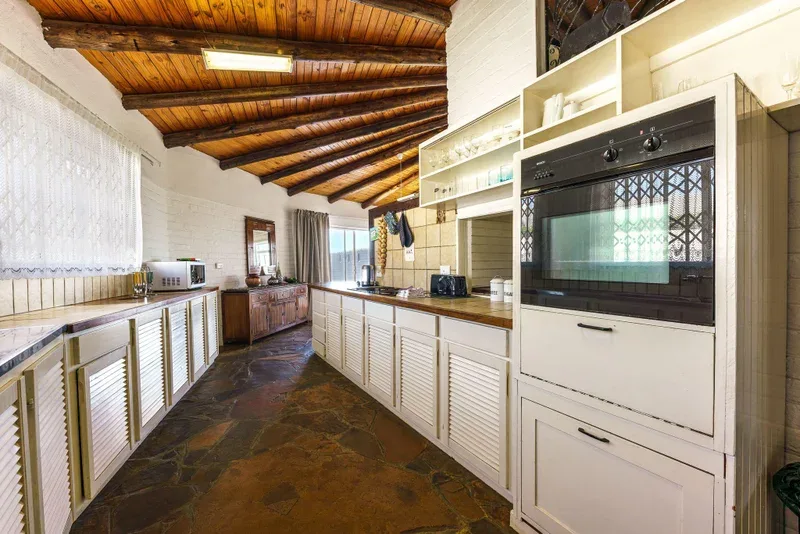 Family Friendly Beach Road House