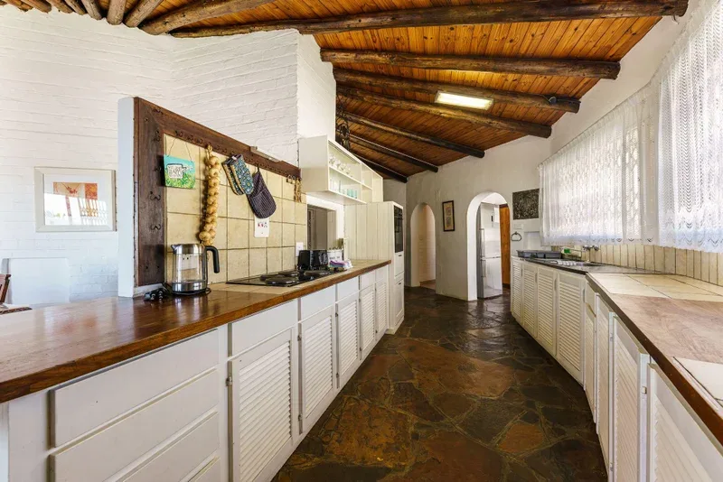 Family Friendly Beach Road House