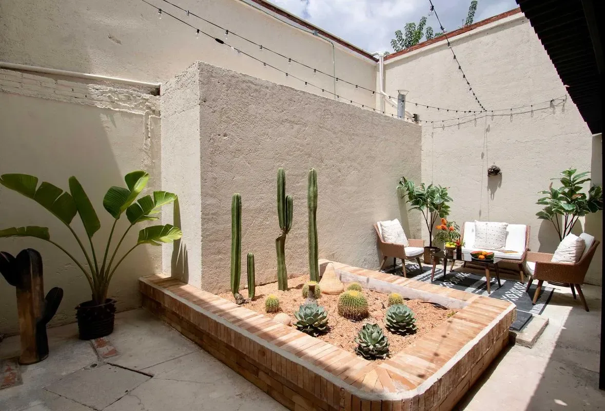 Stylish 6BR with Lovely Terrace