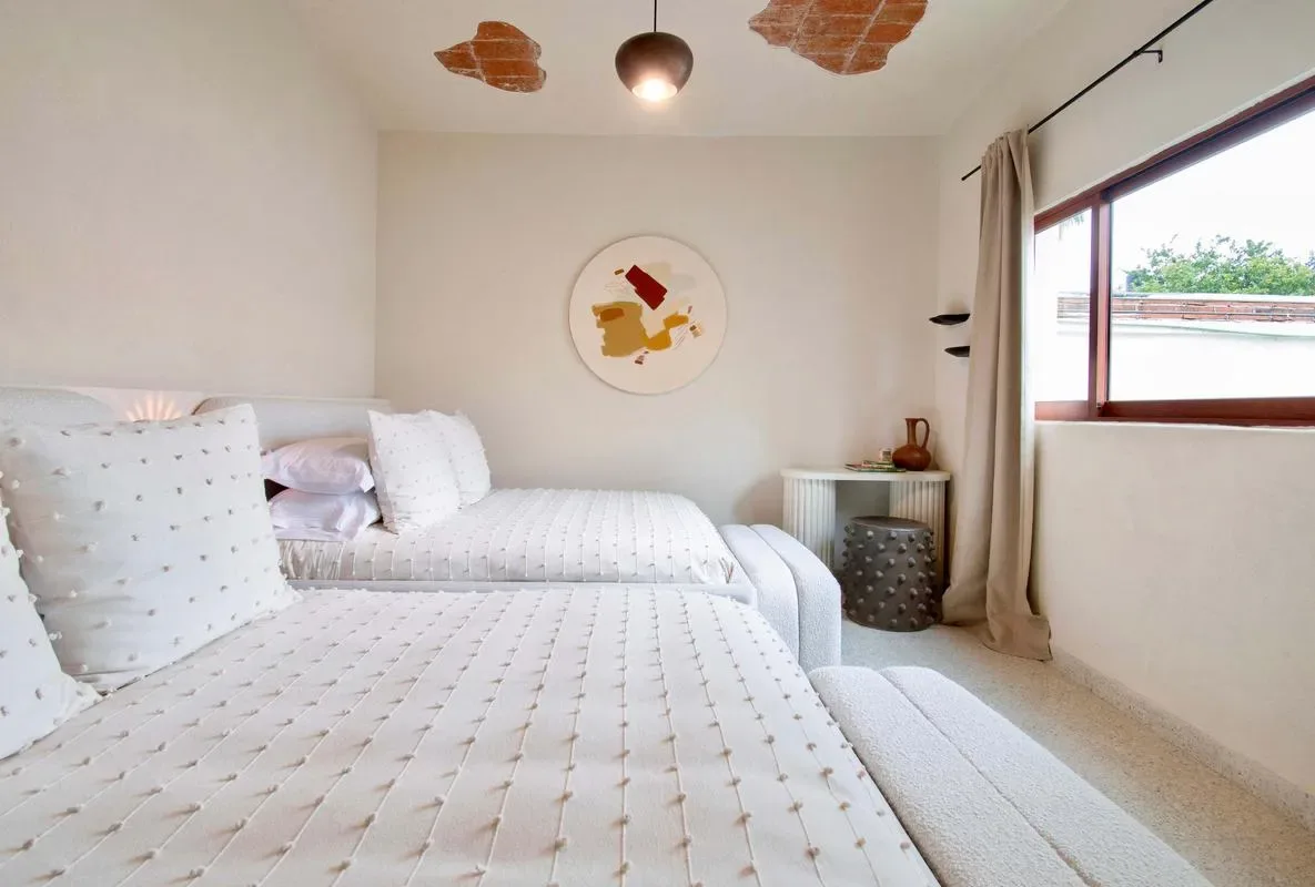 Stylish 6BR with Lovely Terrace