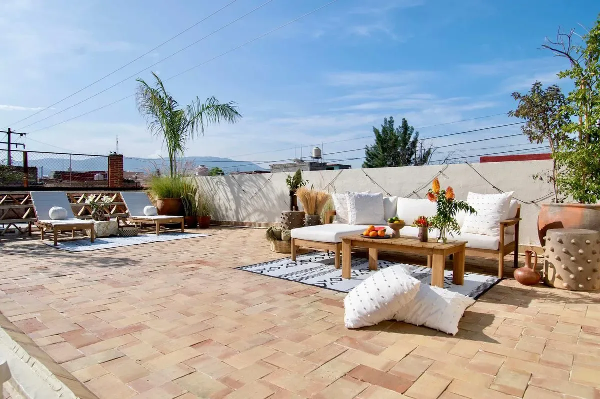 Stylish 6BR with Lovely Terrace