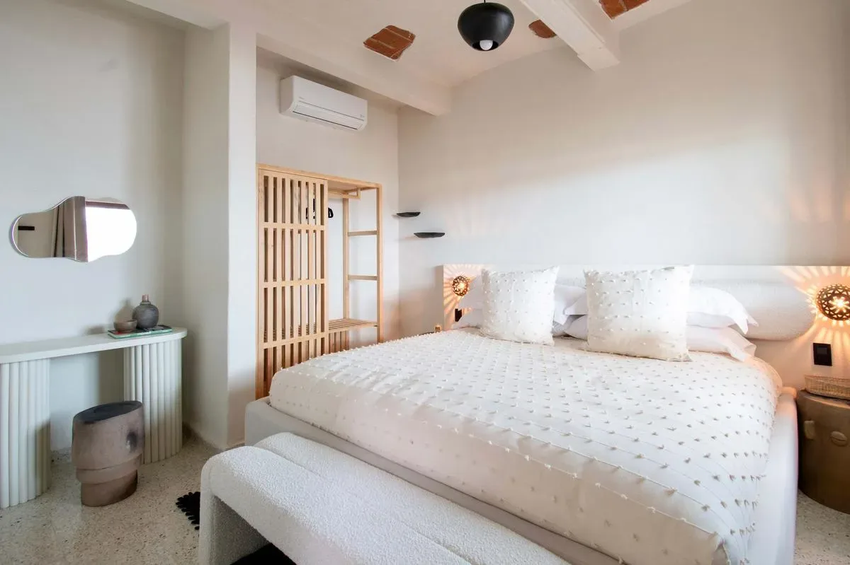 Stylish 6BR with Lovely Terrace