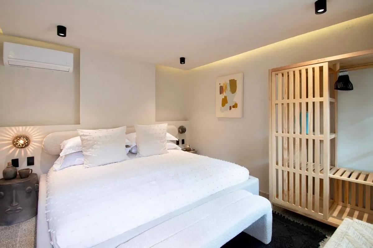 Stylish 6BR with Lovely Terrace