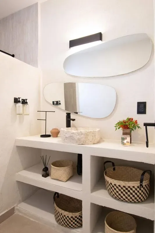 Stylish 6BR with Lovely Terrace