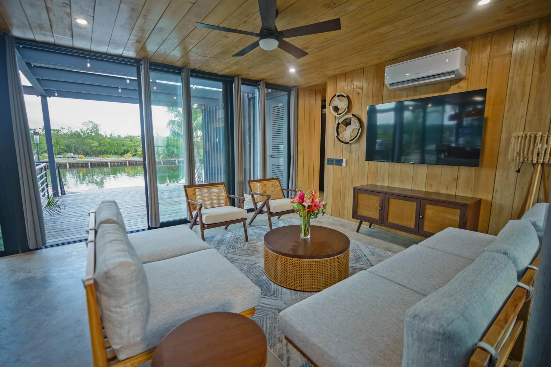 Santosha Villa - Modern 3BR Island Villa with Pool