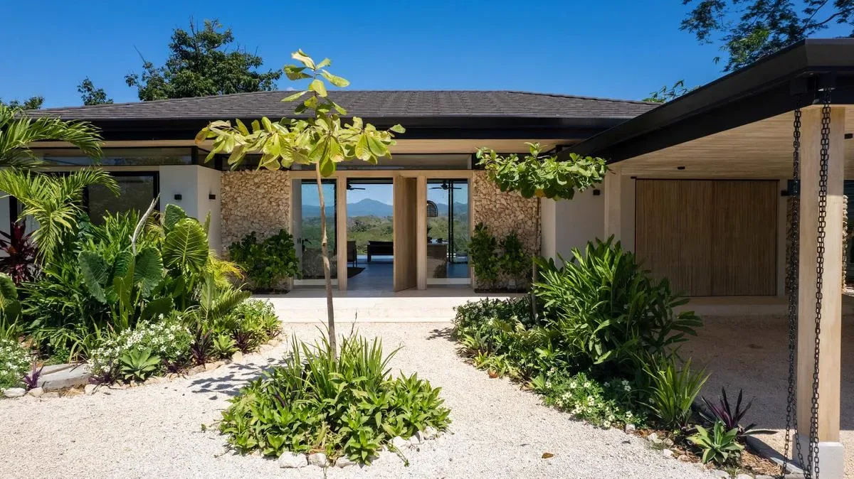 Chic 3BR Private Terrace & Nature Views