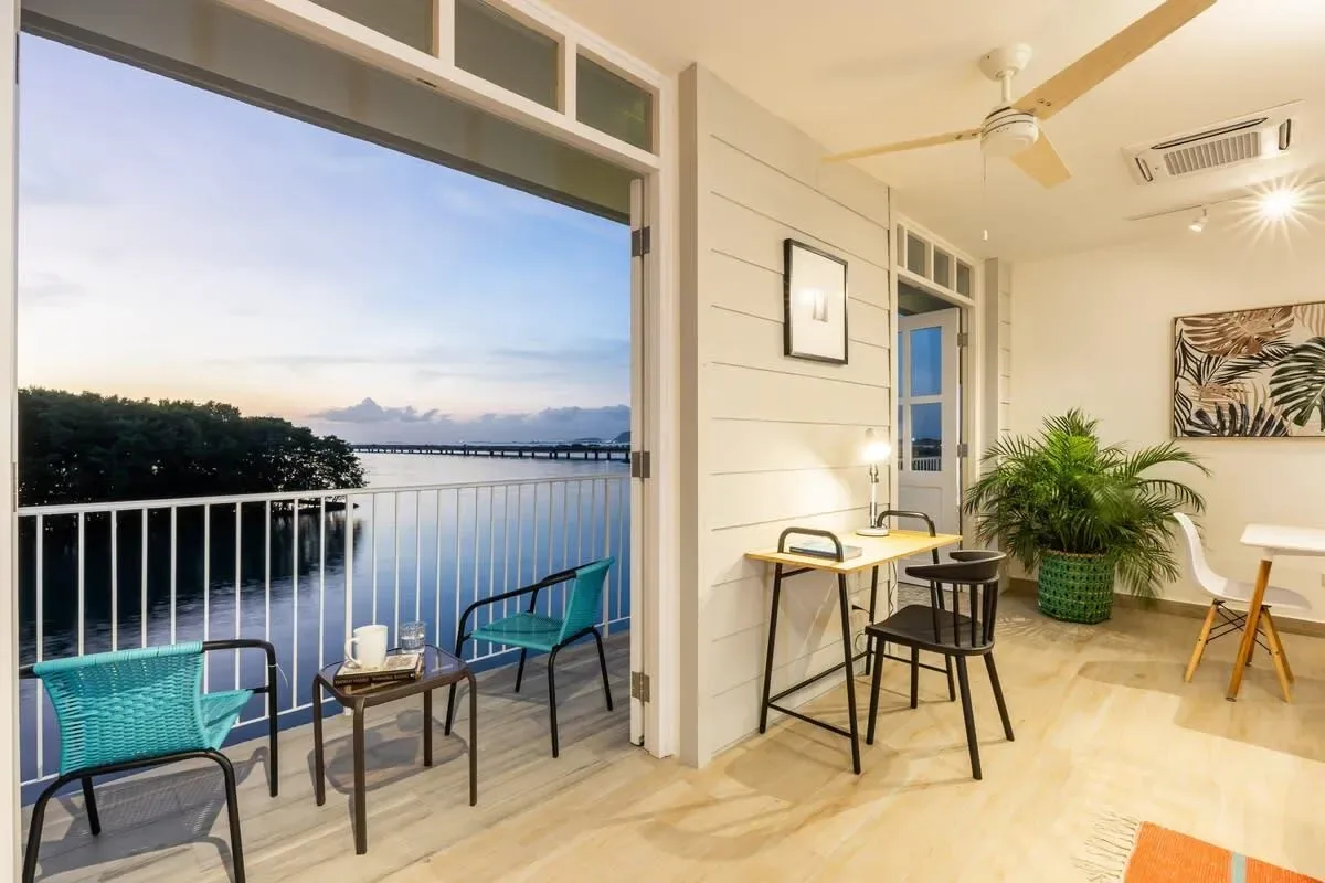 Spacious 1BR in Casco Antiguo w/ Balcony
