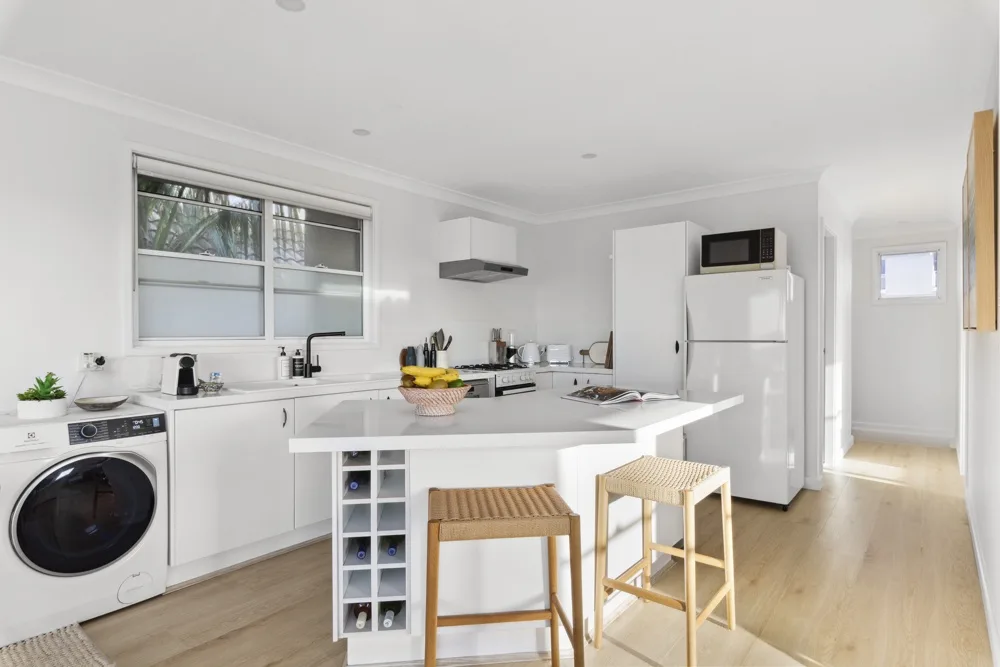 Chic Coastal 1-Bedroom Home with Balcony & BBQ