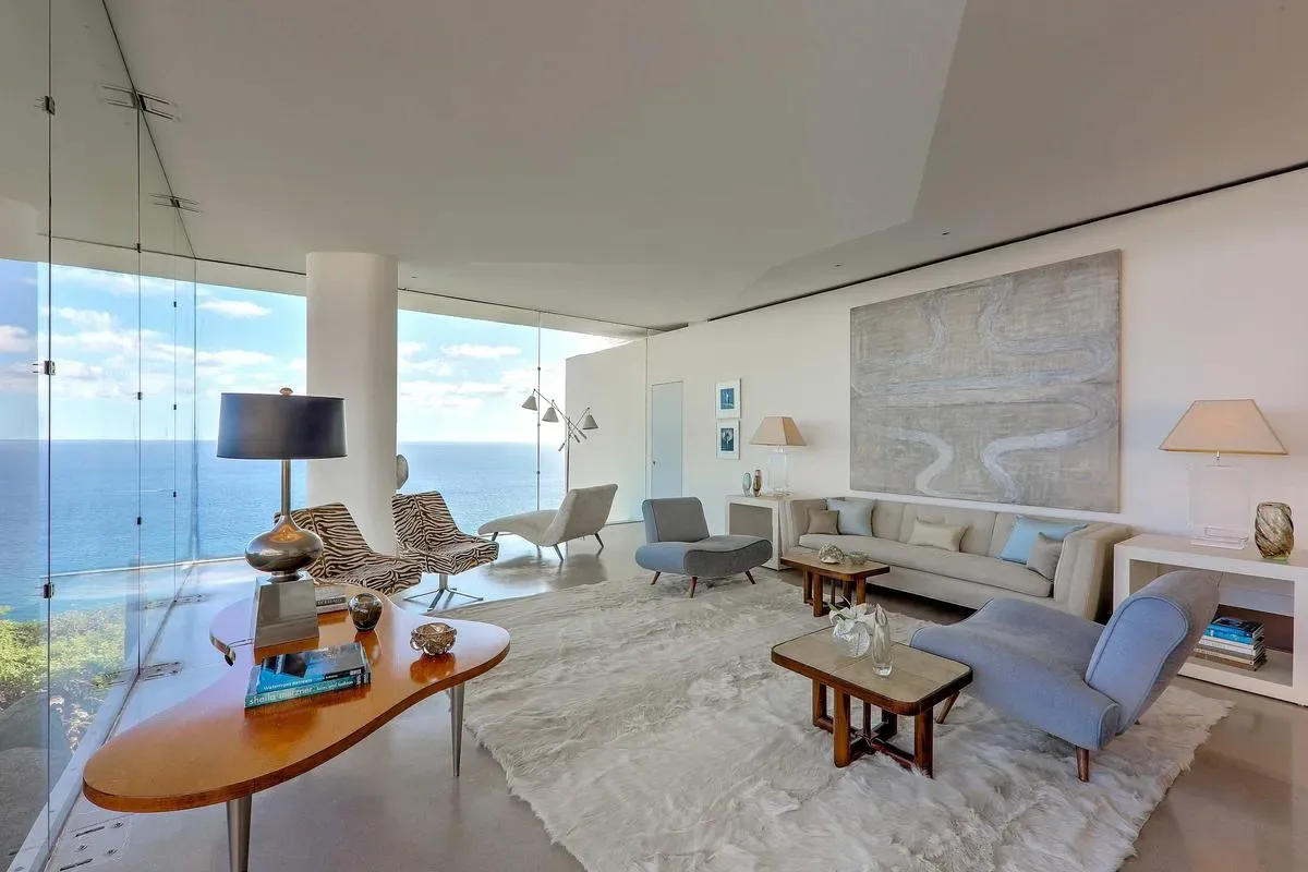Remarkable 4BR Villa w/ Oceans Views & Pool