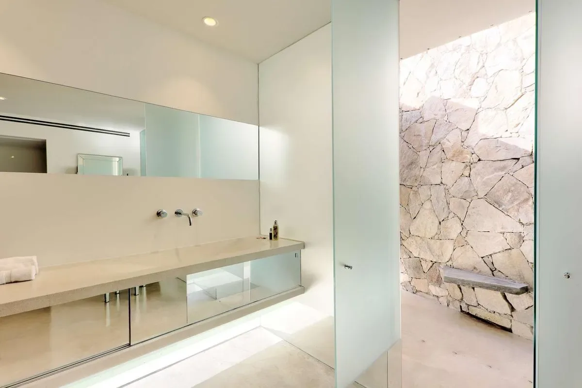 Remarkable 4BR Villa w/ Oceans Views & Pool