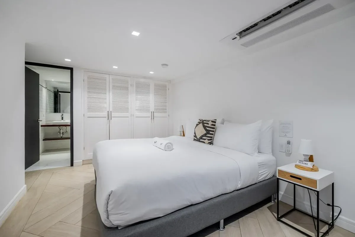 Polished Duplex in Plaza Catedral