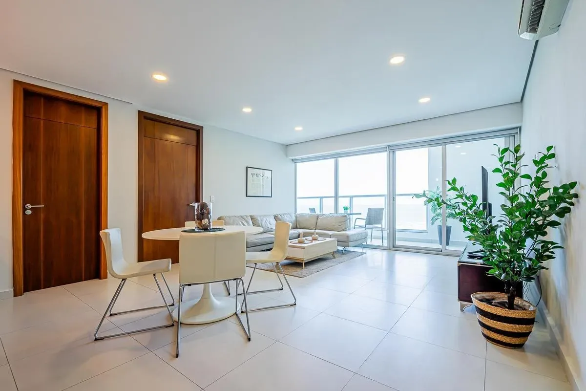 Deluxe 2BR in Costa del Este w/ Balcony