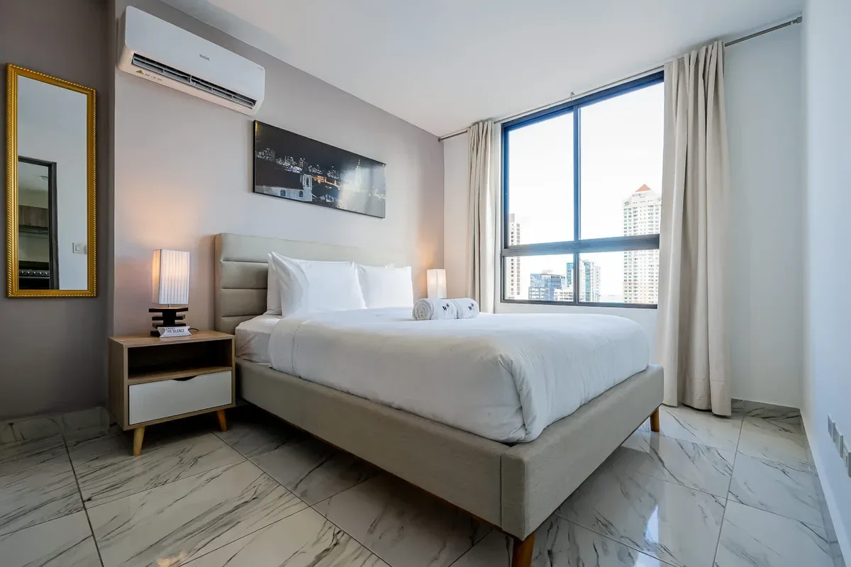 Sunny 1BR on Calle 50 w/ View