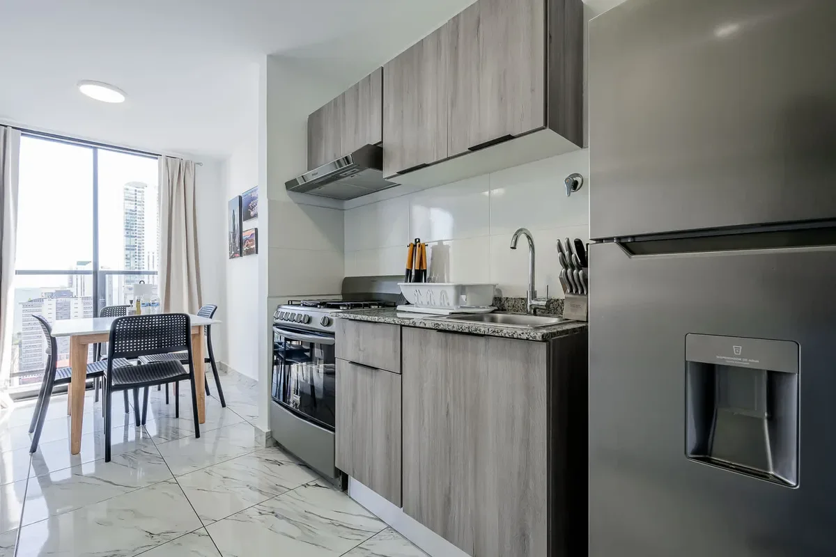 Sunny 1BR on Calle 50 w/ View
