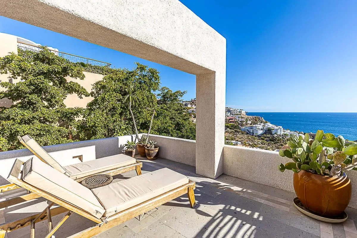 Chic 5BR Oceanview Villa w/ Pool in Pedregal