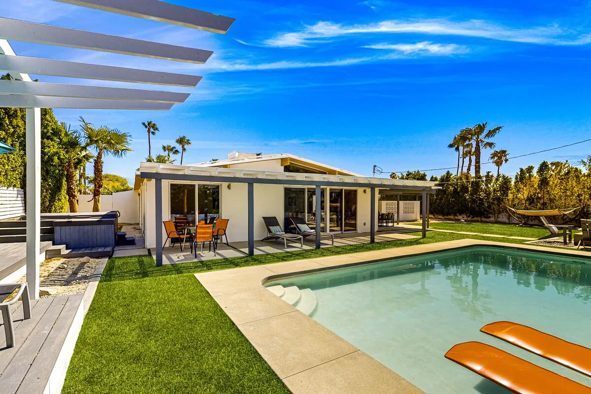 Iconic Mid-Century Modern Escape - 4729