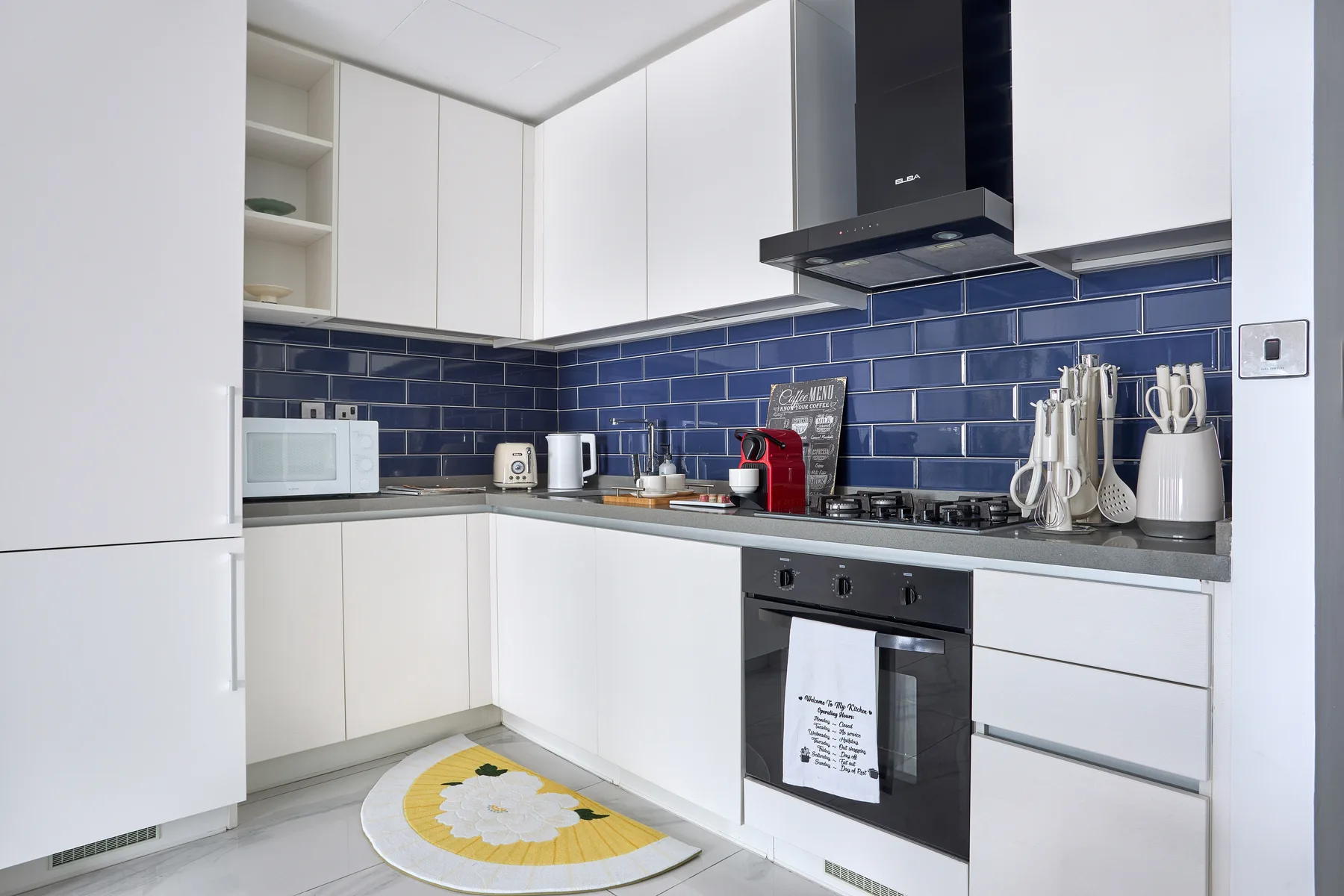 Stylish 2BR w/ Partial Canal View in Business Bay!