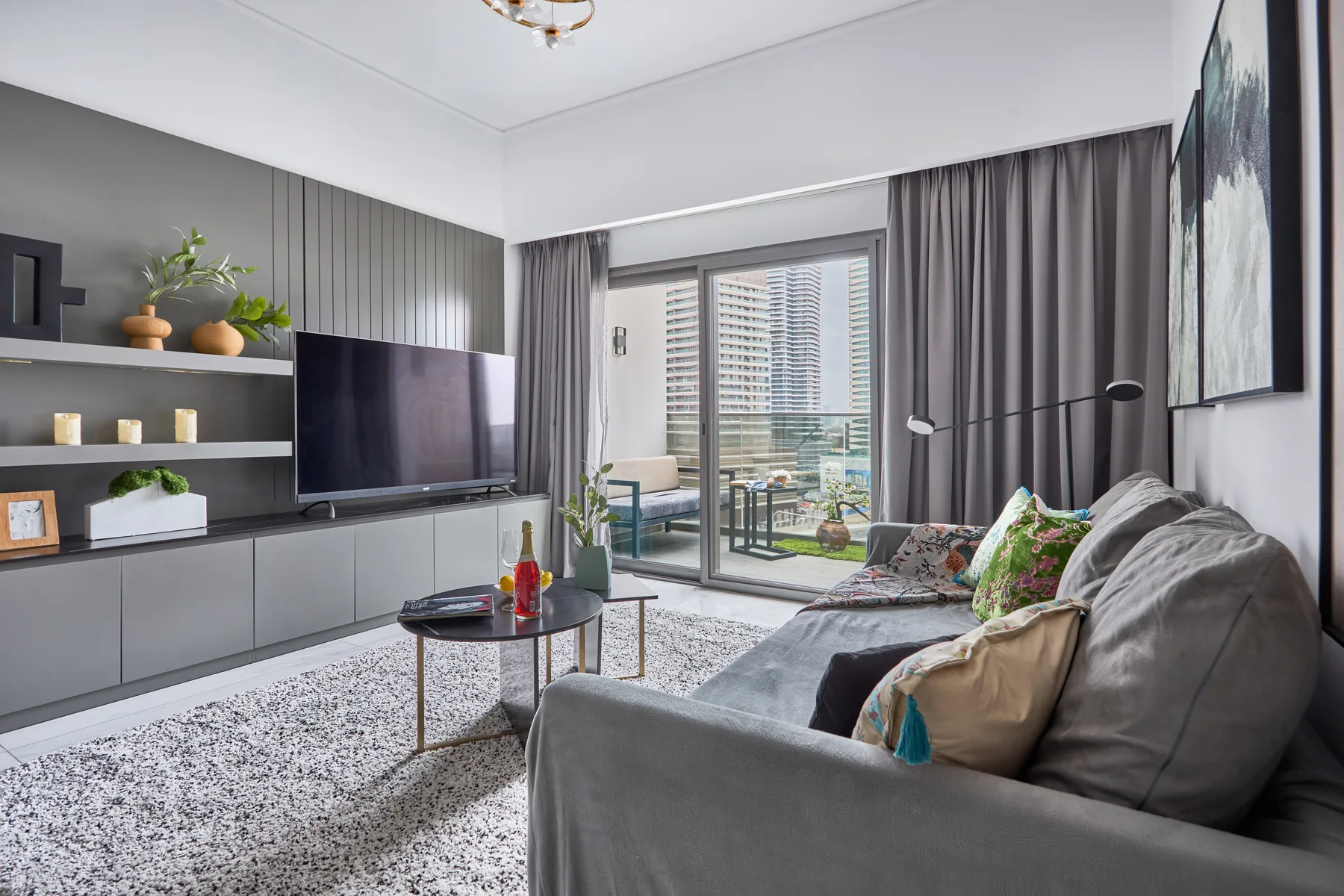 Stylish 2BR w/ Partial Canal View in Business Bay!