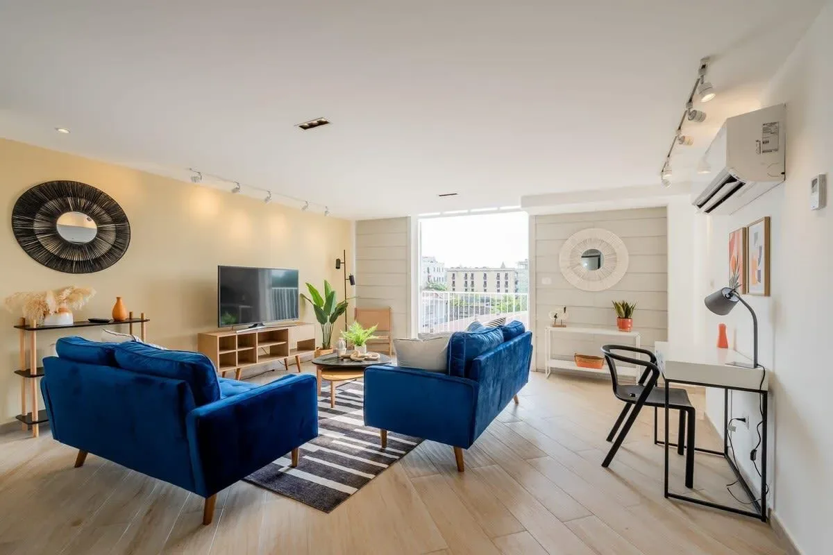 Enchanting 3BR in Casco Antiguo w/ Balcony