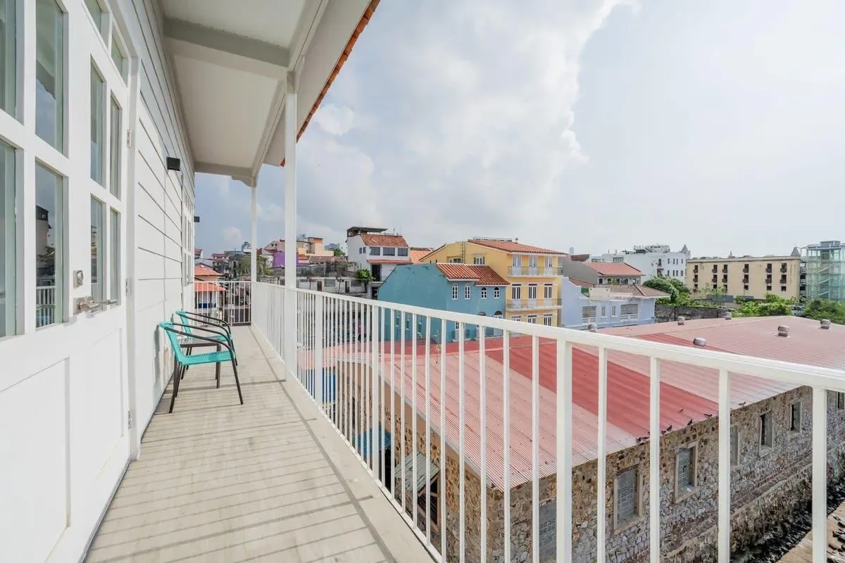 Enchanting 3BR in Casco Antiguo w/ Balcony