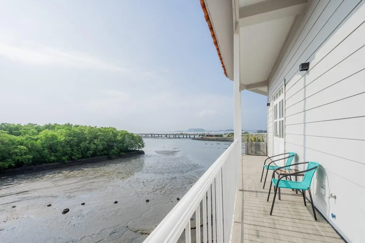 Enchanting 3BR in Casco Antiguo w/ Balcony