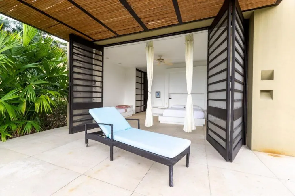 Majestic 4BR Villa w/ Pool at Mesa de Yeguas