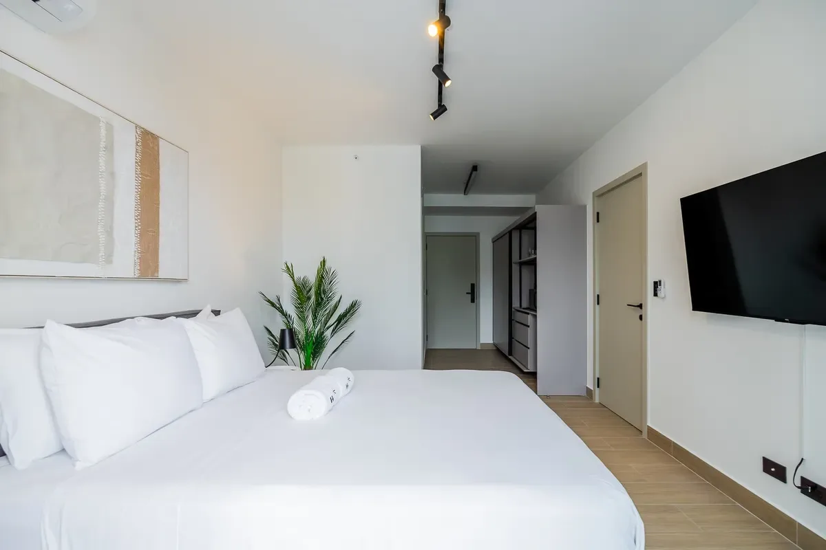 Elegant 2BR in San Francisco w/ Balcony