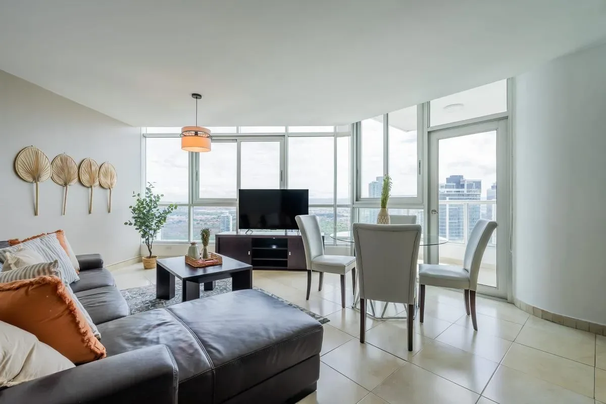 Upscale 2BR in Costa del Este w/ Balcony