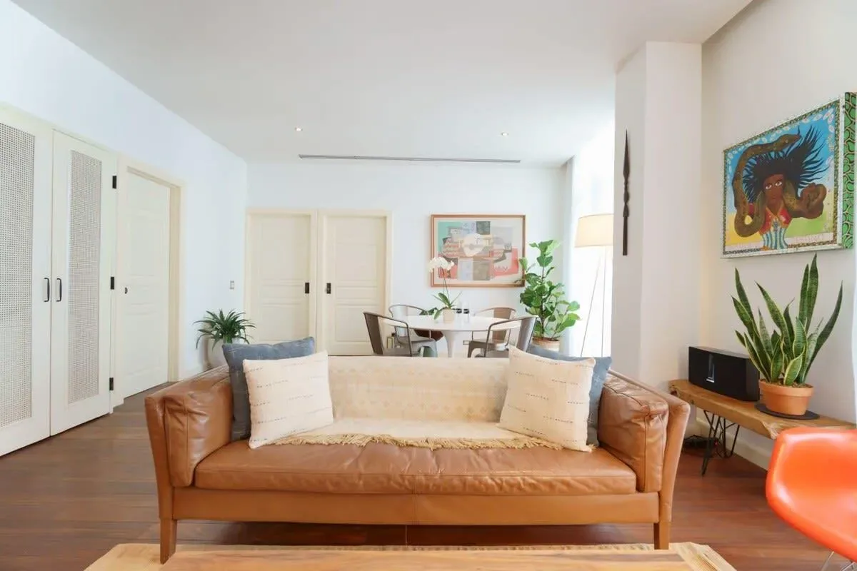 Bright 2BR in Casco Antiguo w/ Balcony