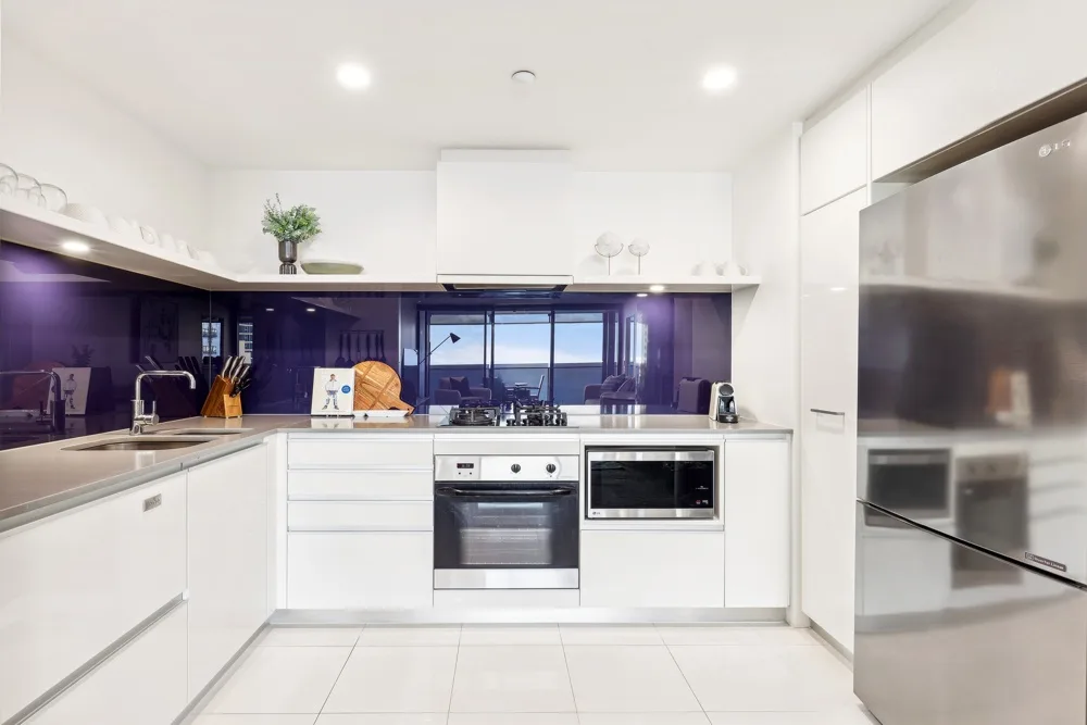 Circle on Cavill Luxe 2-Bed with Views & Pool