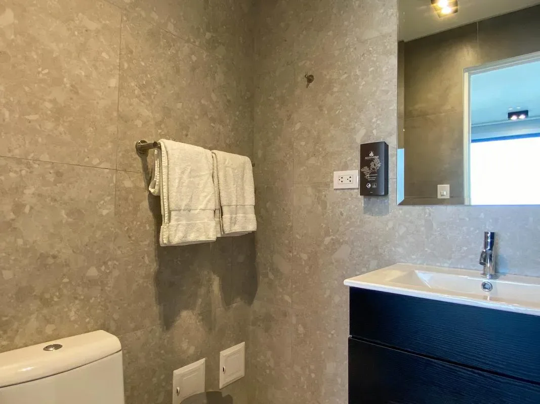 Inviting 2BR w/ Jacuzzi in Miraflores