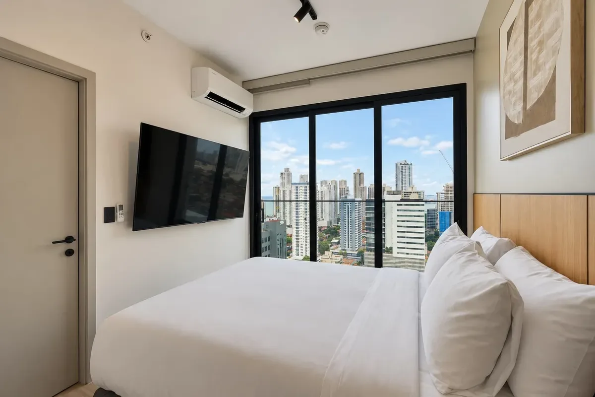 Refined 2BR w/ Balcony in San Francisco