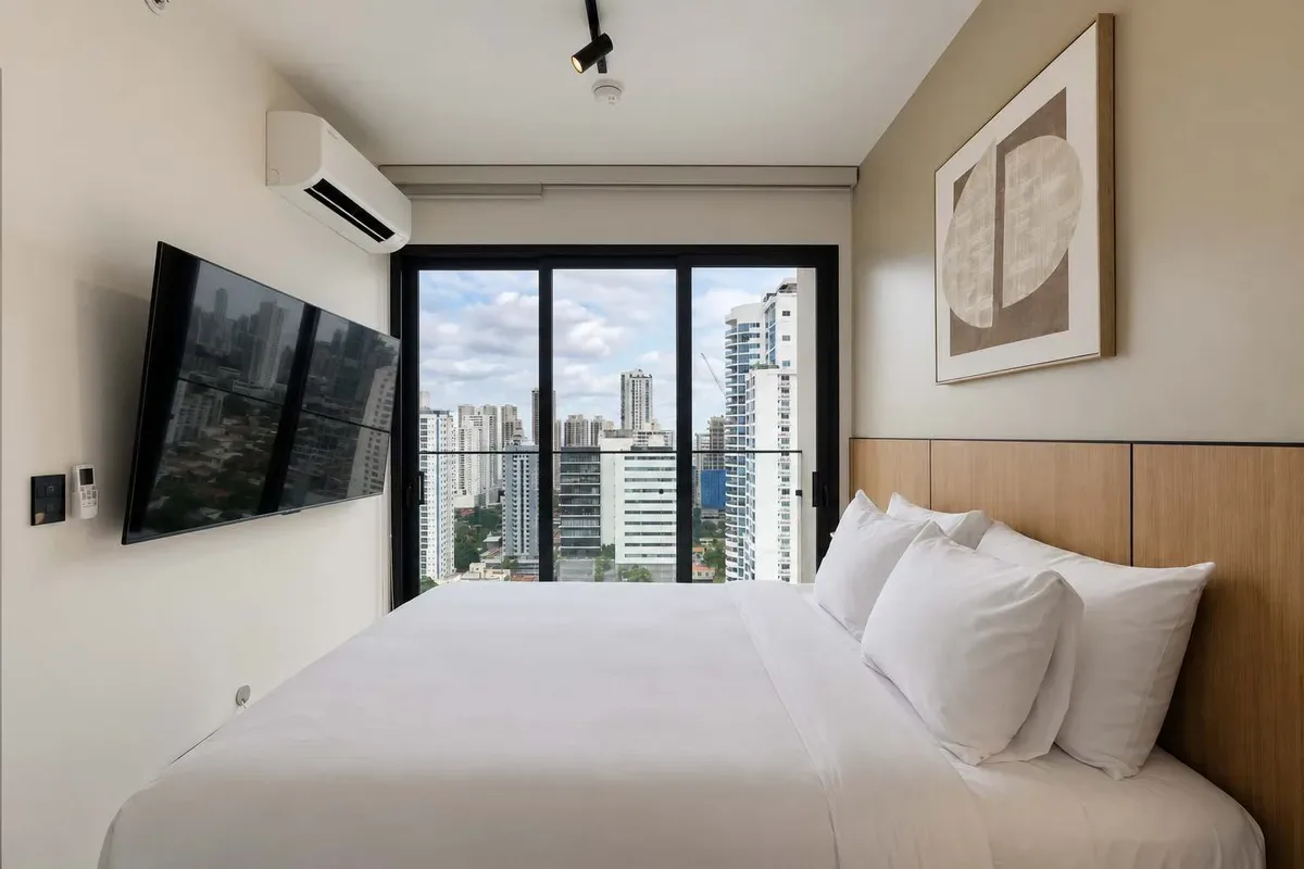 Refined 2BR w/ Balcony in San Francisco