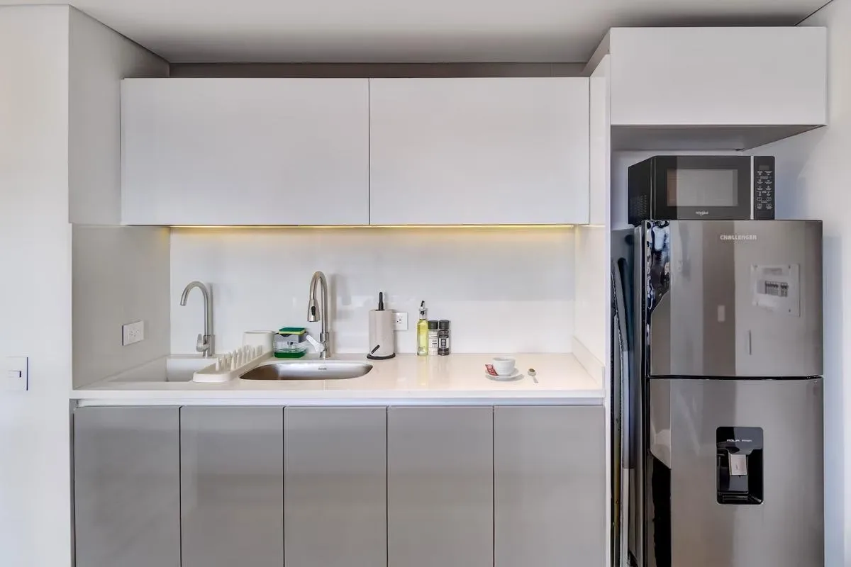 Radiant 2BR in Santa Barbara w/ Balcony