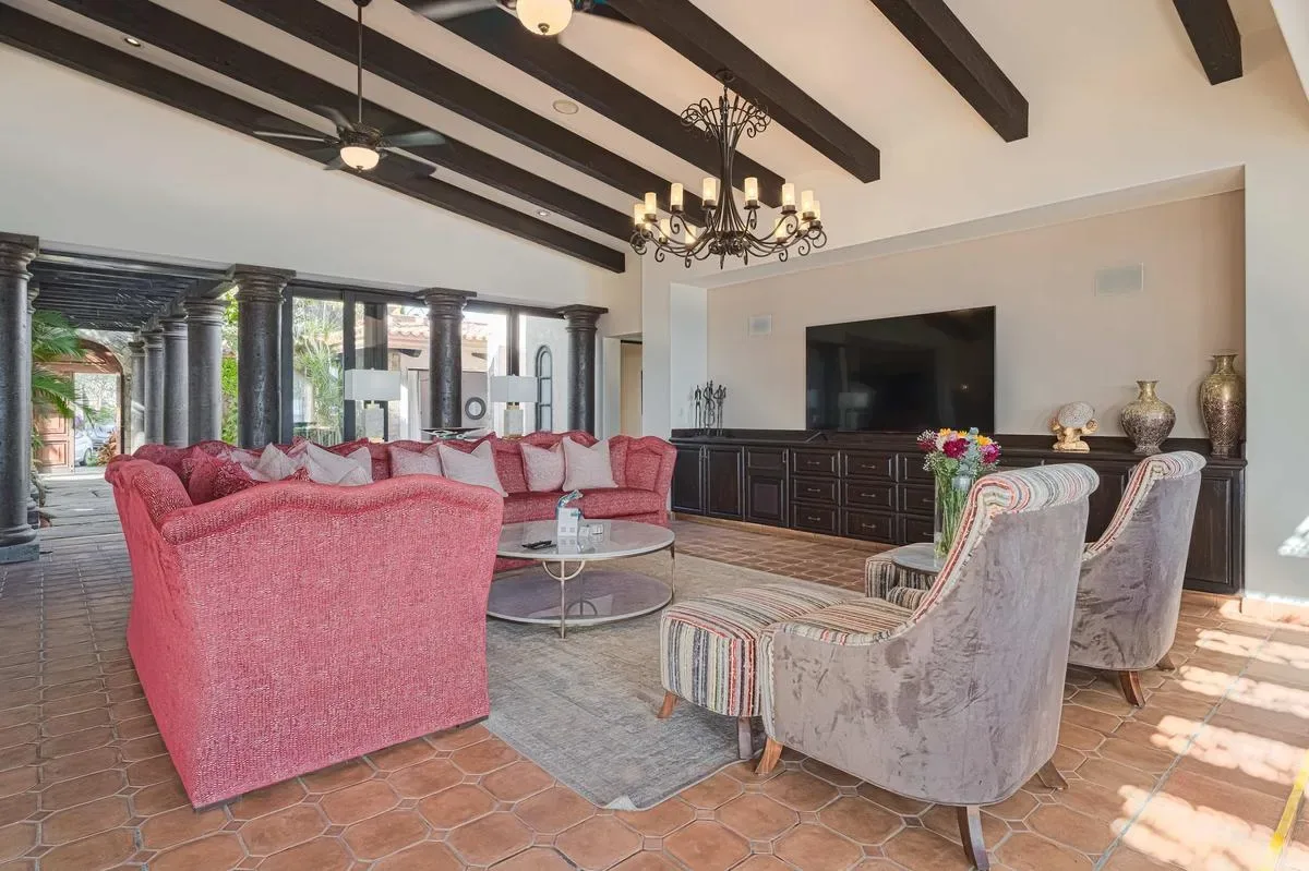 Luxury and Cozy 5BR Villa with Amazing Pool