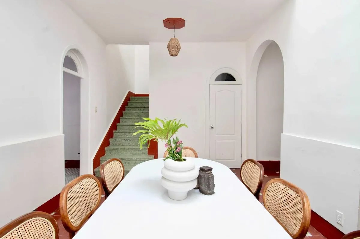 Bright 6BR House w/ Private Terrace
