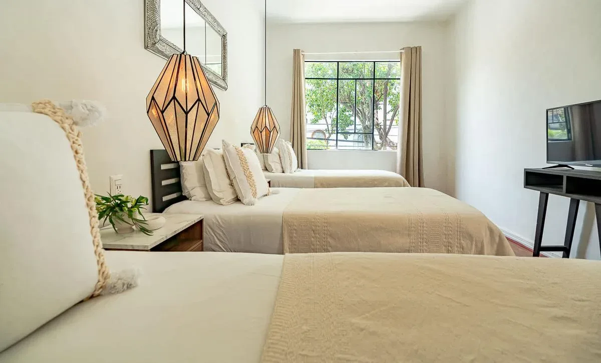 Bright 6BR House w/ Private Terrace